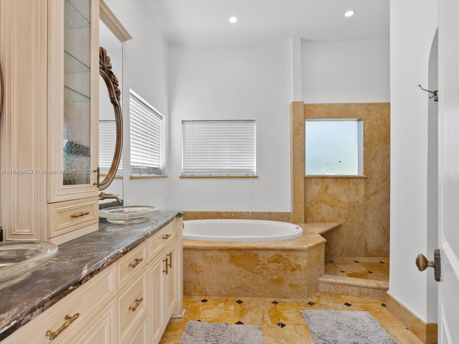 Hollywood, Florida, 33019, United States, 5 Bedrooms Bedrooms, ,3 BathroomsBathrooms,Residential,Active,1904697