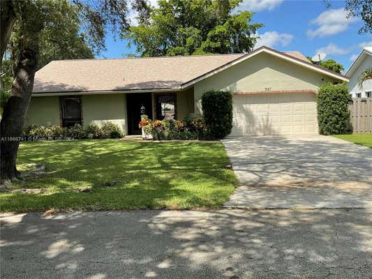 7027 NW 38TH MNR, CORAL SPRINGS, FL 33065, photo 2 of 37