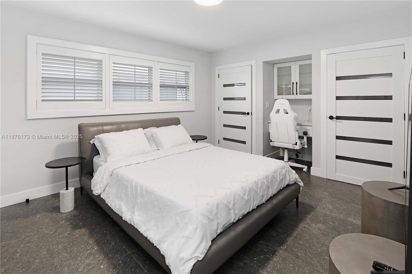 Hollywood, Florida, 33019, United States, 5 Bedrooms Bedrooms, ,4 BathroomsBathrooms,Residential,Active,1942387