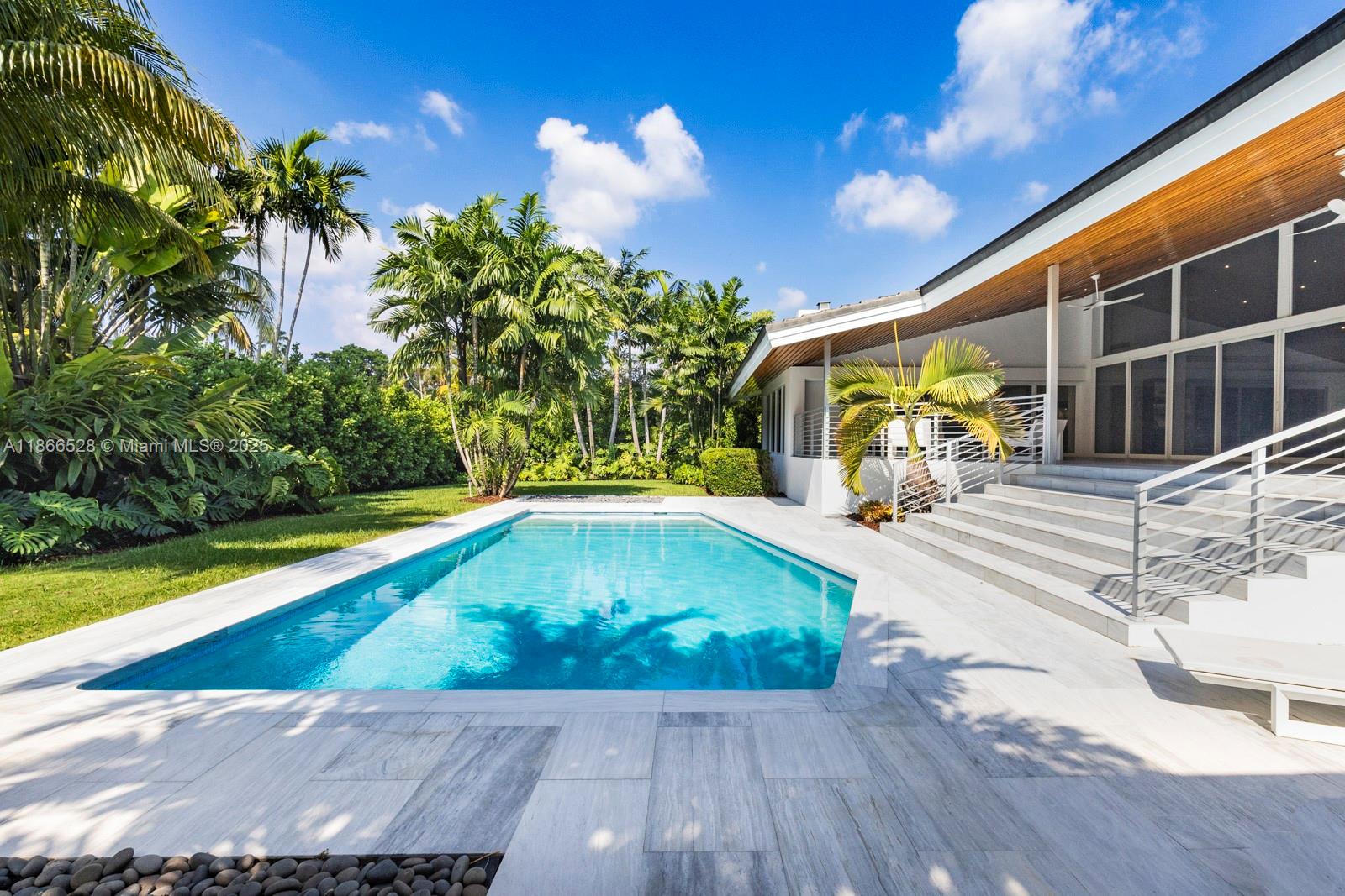 Coral Gables, Florida, 33156, United States, 4 Bedrooms Bedrooms, ,4 BathroomsBathrooms,Residential,Active,1927652