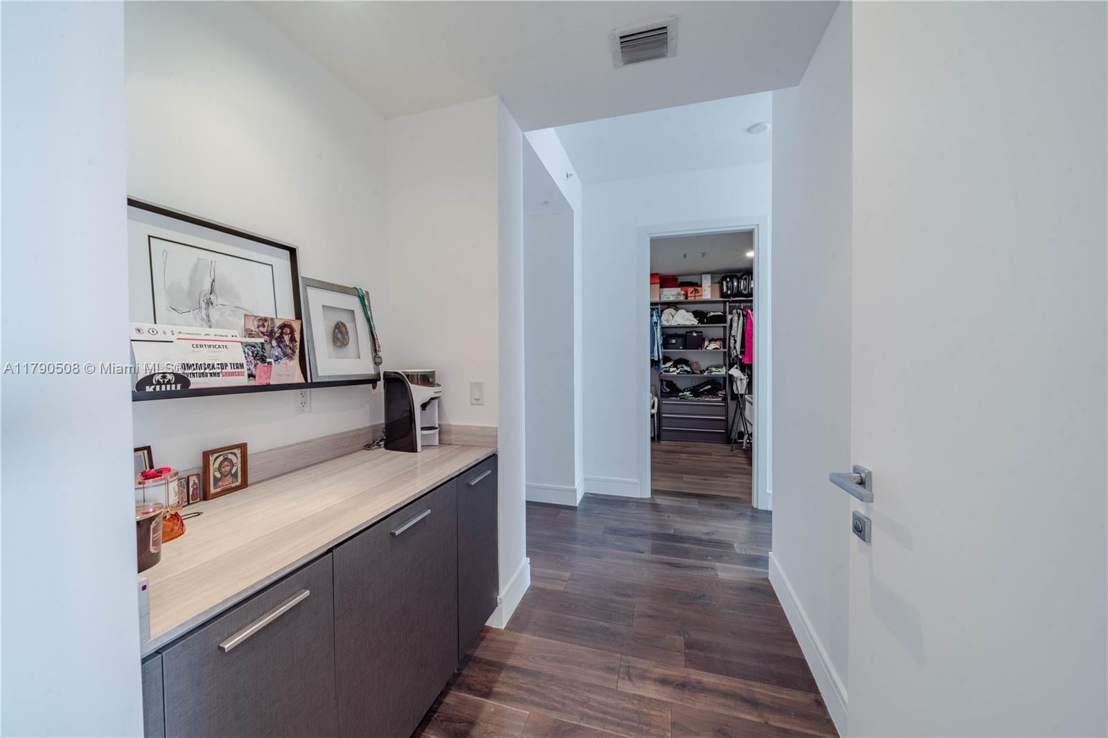 Aventura, Florida, 33180, United States, 3 Bedrooms Bedrooms, ,6 BathroomsBathrooms,Residential,Active,1781820