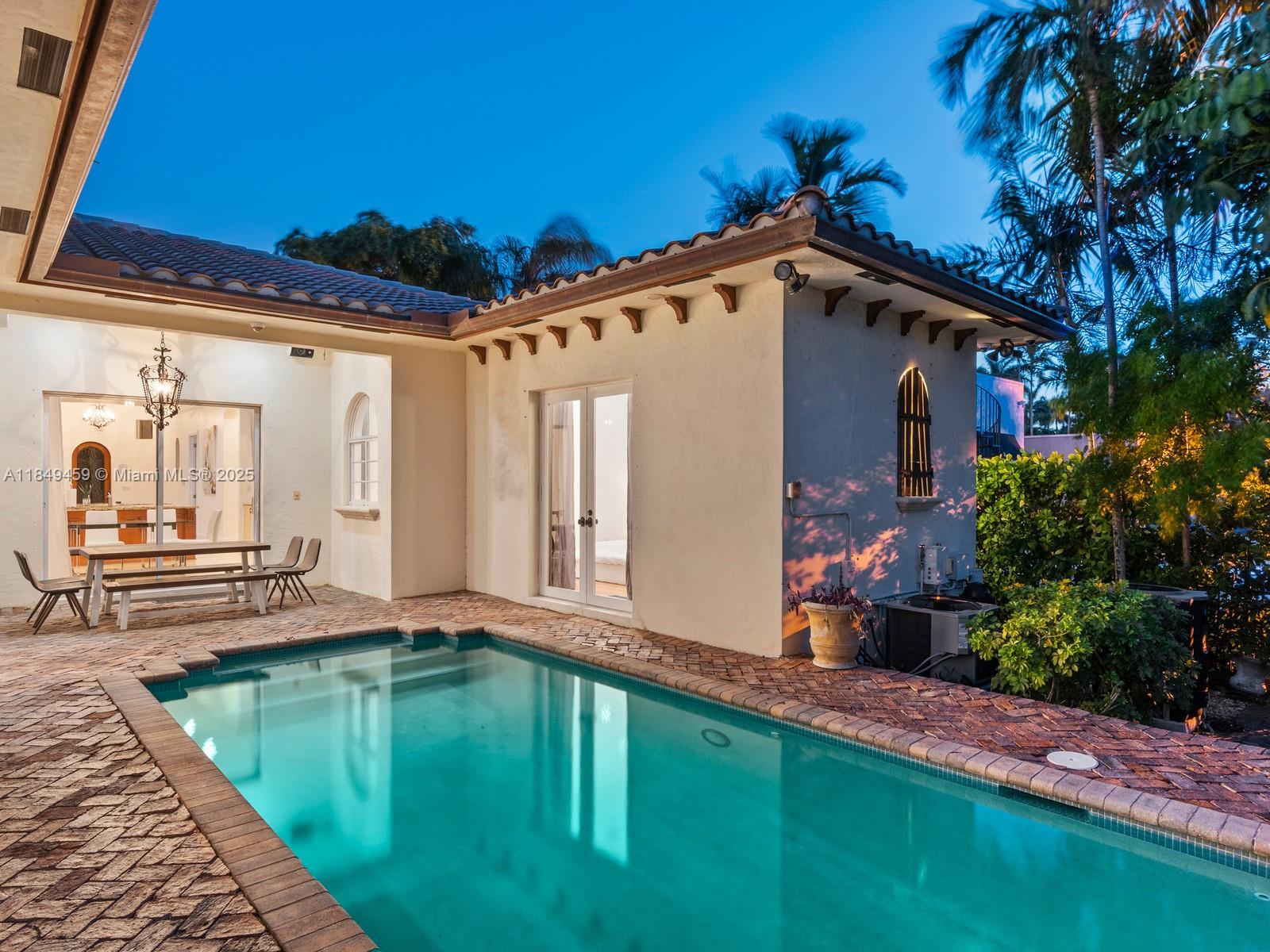 Hollywood, Florida, 33019, United States, 5 Bedrooms Bedrooms, ,3 BathroomsBathrooms,Residential,Active,1904697