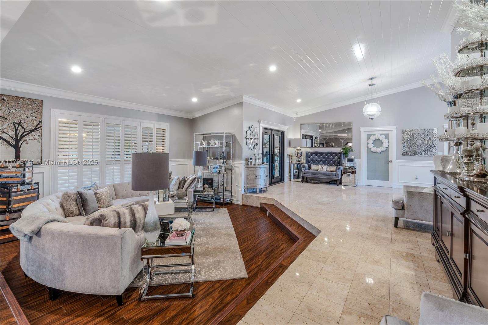 Miami, Florida, 33175, United States, ,5 BathroomsBathrooms,Residential,Pending,1798039