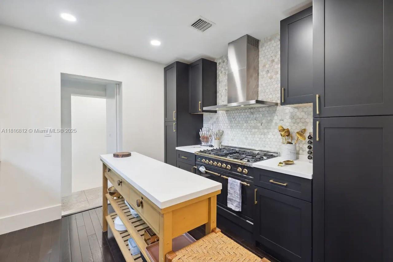 Hollywood, Florida, 33019, United States, 4 Bedrooms Bedrooms, ,4 BathroomsBathrooms,Residential,Active,1843428