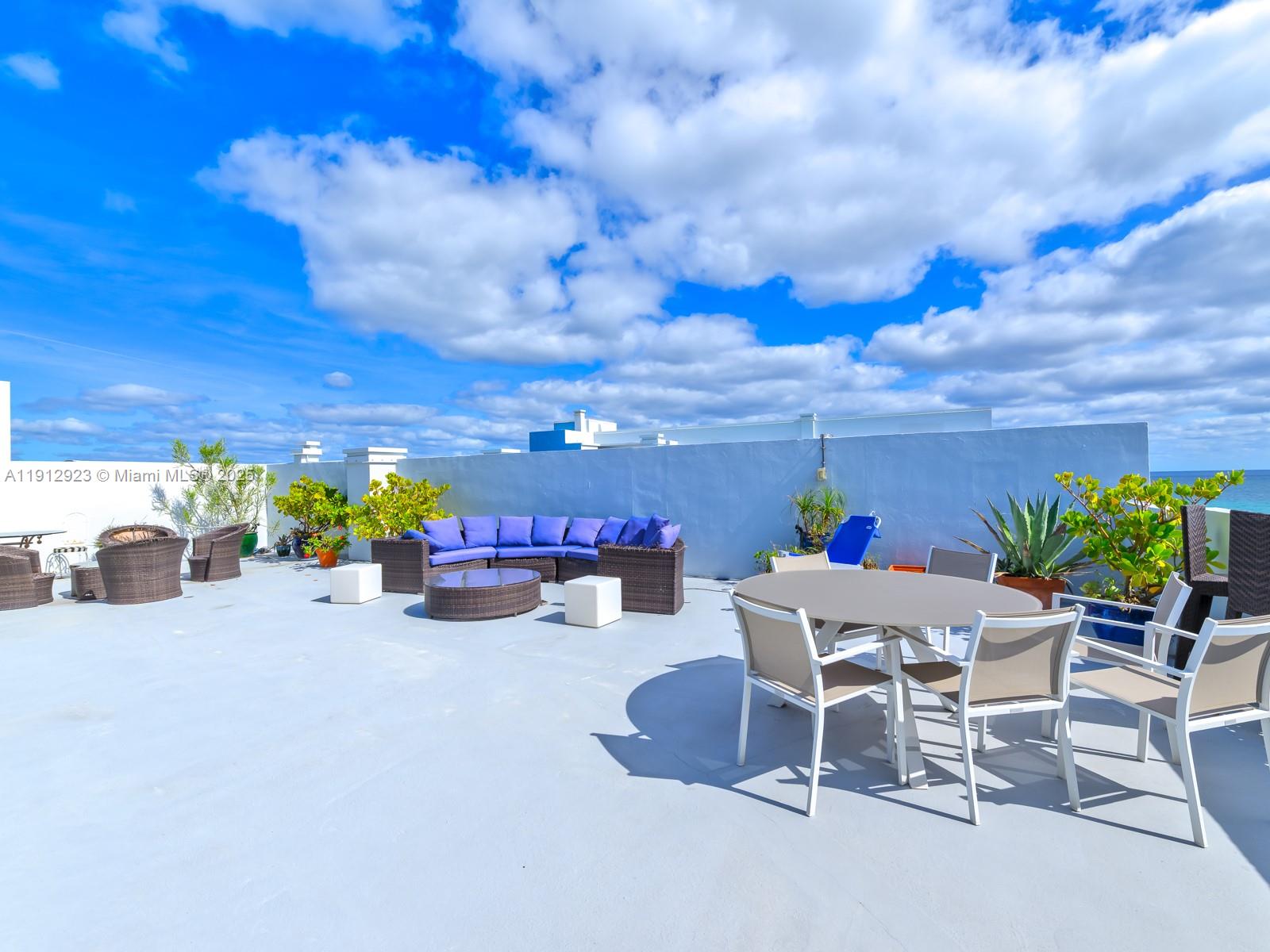 Hollywood, Florida, 33019, United States, 3 Bedrooms Bedrooms, ,3 BathroomsBathrooms,Residential,Active,1992553