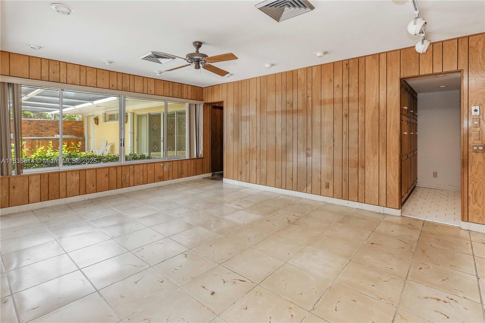 Hollywood, Florida, 33019, United States, 4 Bedrooms Bedrooms, ,4 BathroomsBathrooms,Residential,Active,1892394