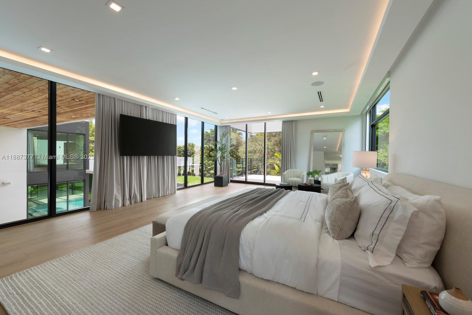 Pinecrest, Florida, 33156, United States, 8 Bedrooms Bedrooms, ,9 BathroomsBathrooms,Residential,Active,1953256