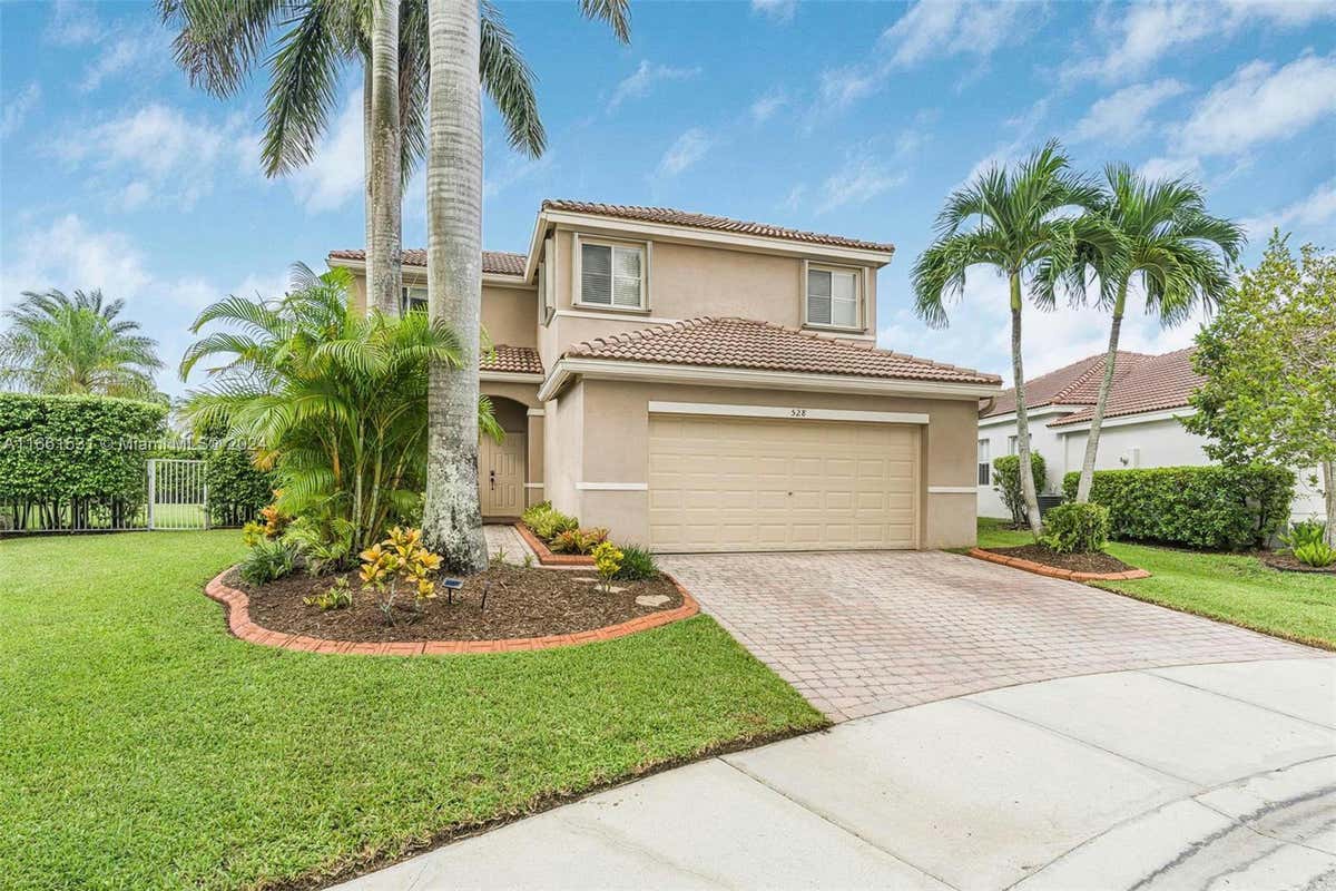 528 LIVE OAK LN, WESTON, FL 33327, photo 1 of 39