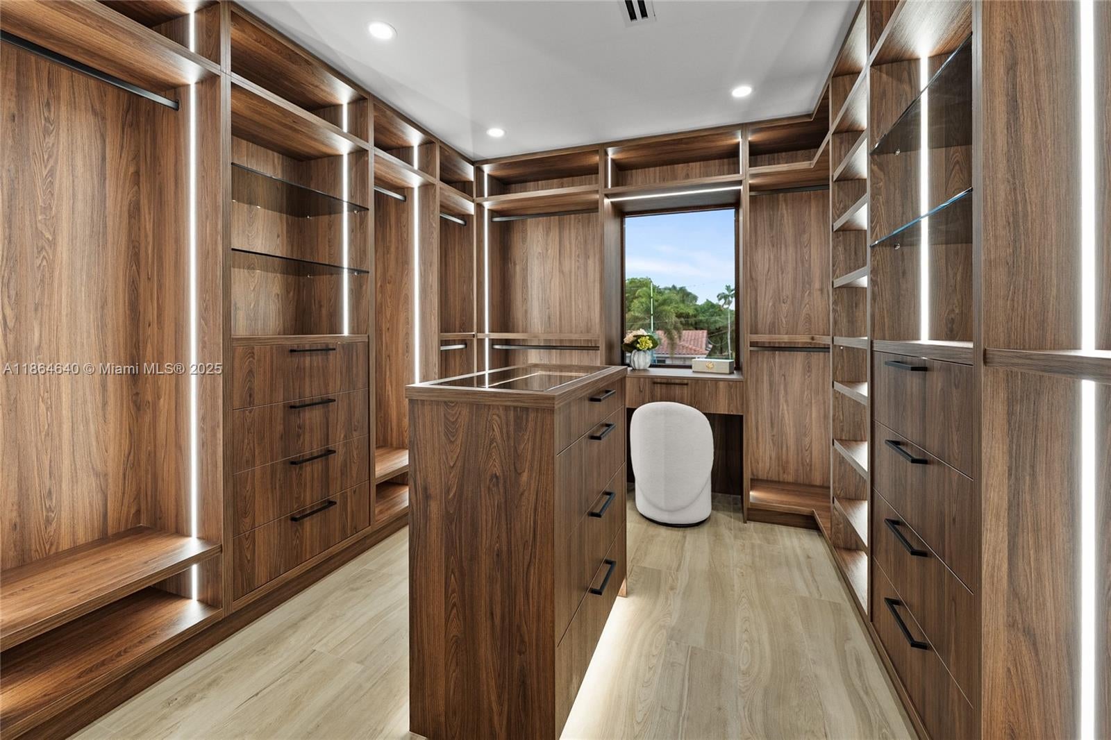 Fort Lauderdale, Florida, 33308, United States, 5 Bedrooms Bedrooms, ,4 BathroomsBathrooms,Residential,Active,1927651