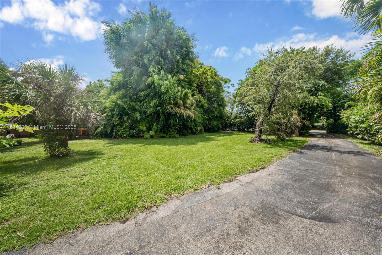 Pinecrest, Florida, 33156, United States, 3 Bedrooms Bedrooms, ,2 BathroomsBathrooms,Residential,Active,1884905