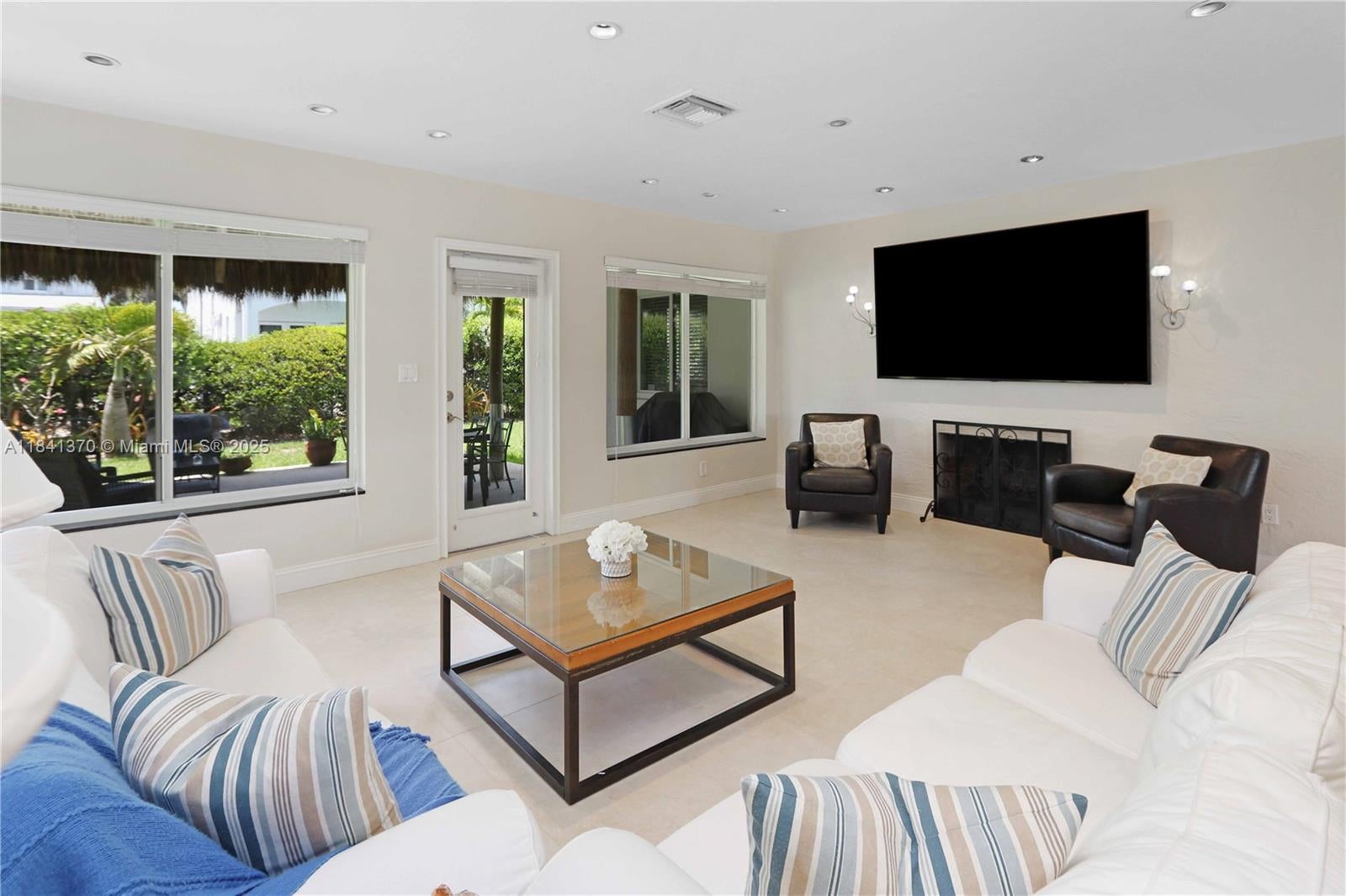 Hollywood, Florida, 33019, United States, 3 Bedrooms Bedrooms, ,3 BathroomsBathrooms,Residential,Active,1893232