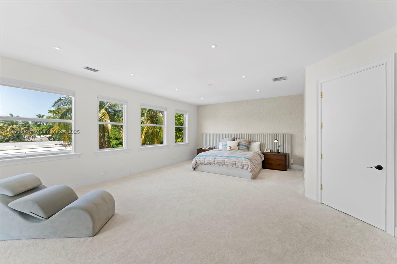 Hollywood, Florida, 33019, United States, 6 Bedrooms Bedrooms, ,6 BathroomsBathrooms,Residential,Active,1905103