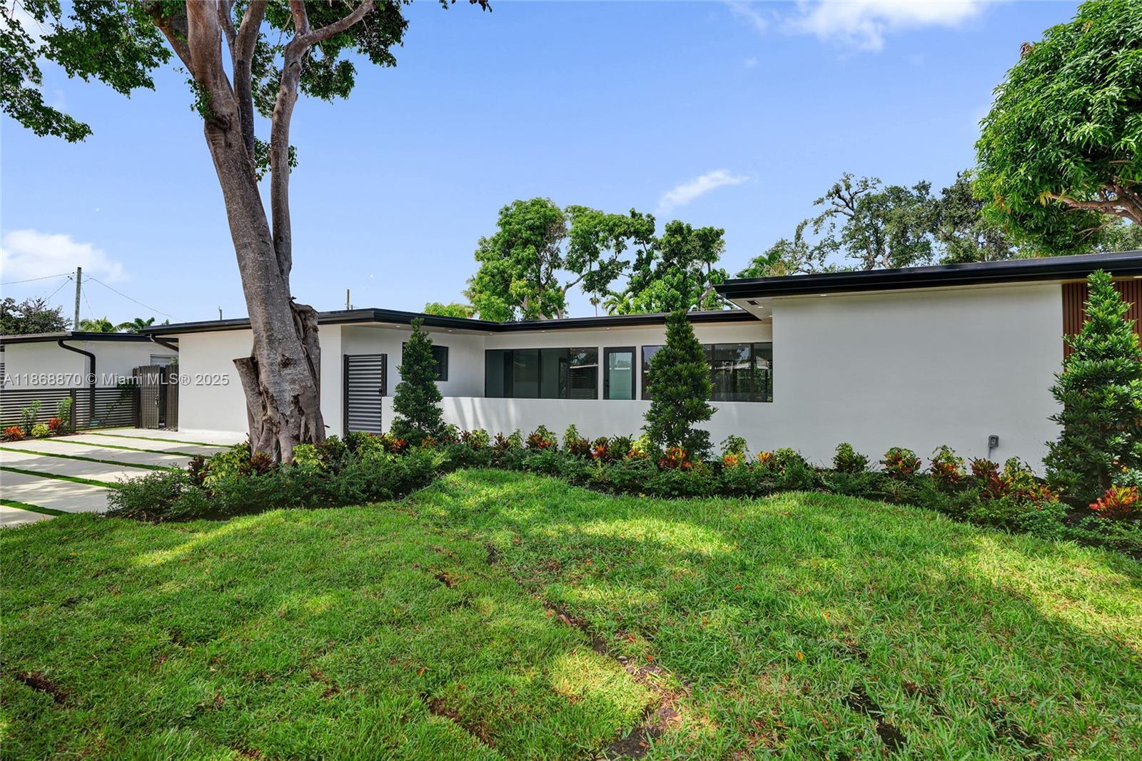 North Miami Beach, Florida, 33179, United States, 5 Bedrooms Bedrooms, ,4 BathroomsBathrooms,Residential,Active,1934804