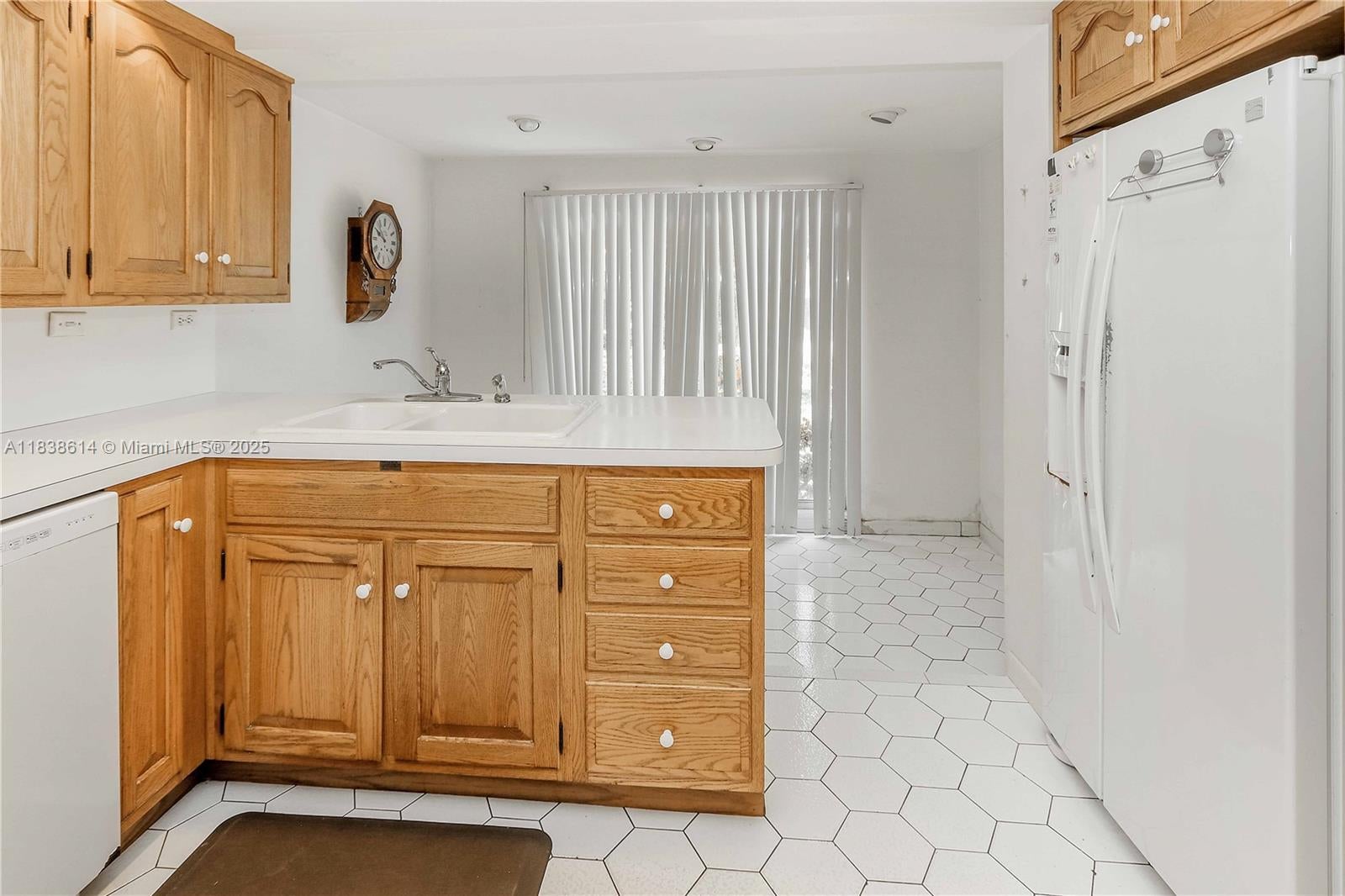 Hollywood, Florida, 33019, United States, 4 Bedrooms Bedrooms, ,4 BathroomsBathrooms,Residential,Active,1892394