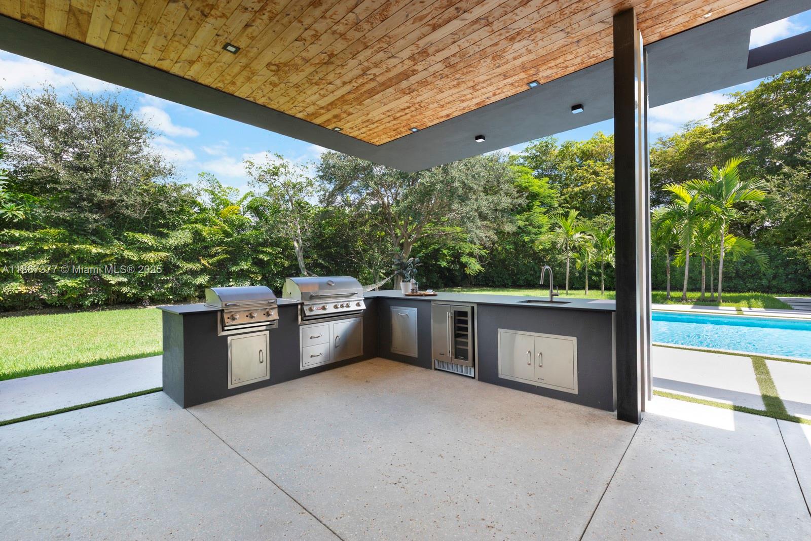 Pinecrest, Florida, 33156, United States, 8 Bedrooms Bedrooms, ,9 BathroomsBathrooms,Residential,Active,1953256