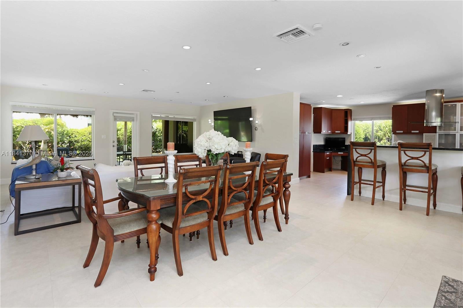 Hollywood, Florida, 33019, United States, 3 Bedrooms Bedrooms, ,3 BathroomsBathrooms,Residential,Active,1893232