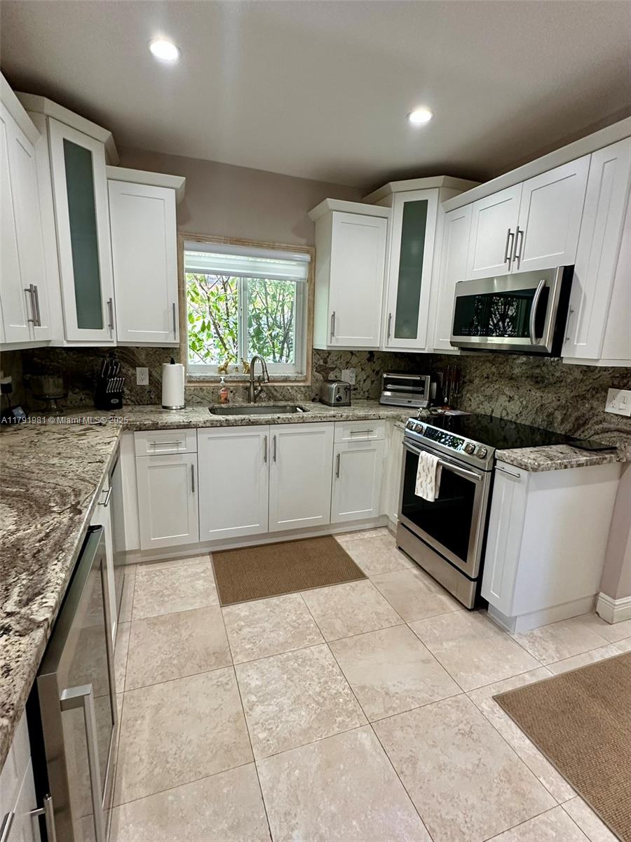 Coral Gables, Florida, 33134, United States, 3 Bedrooms Bedrooms, ,2 BathroomsBathrooms,Residential,Active,1820392