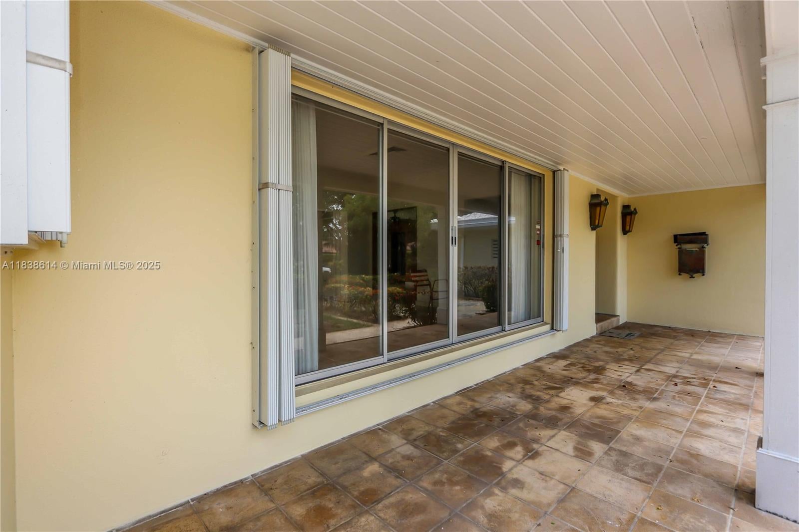 Hollywood, Florida, 33019, United States, 4 Bedrooms Bedrooms, ,4 BathroomsBathrooms,Residential,Active,1892394