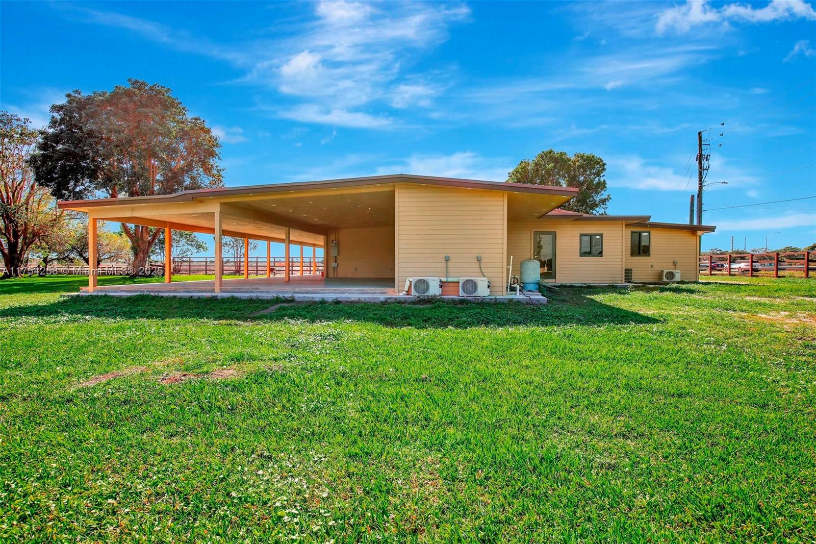 Miramar, Florida, 33027, United States, 5 Bedrooms Bedrooms, ,5 BathroomsBathrooms,Residential,Active,1718866