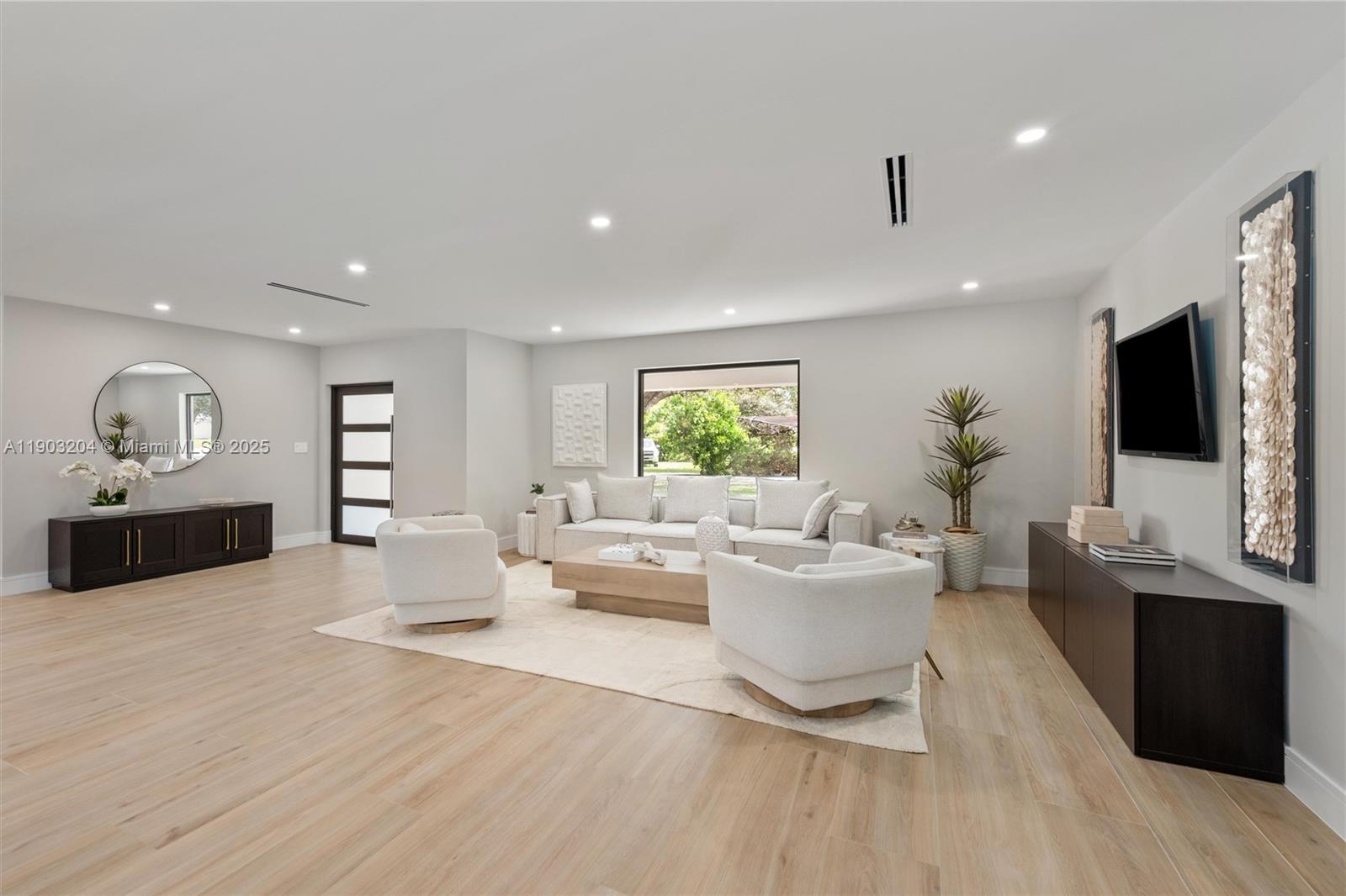 Palmetto Bay, Florida, 33158, United States, 4 Bedrooms Bedrooms, ,4 BathroomsBathrooms,Residential,Active,1988471