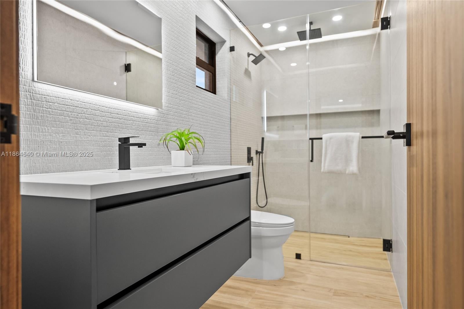 Fort Lauderdale, Florida, 33308, United States, 5 Bedrooms Bedrooms, ,4 BathroomsBathrooms,Residential,Active,1927651