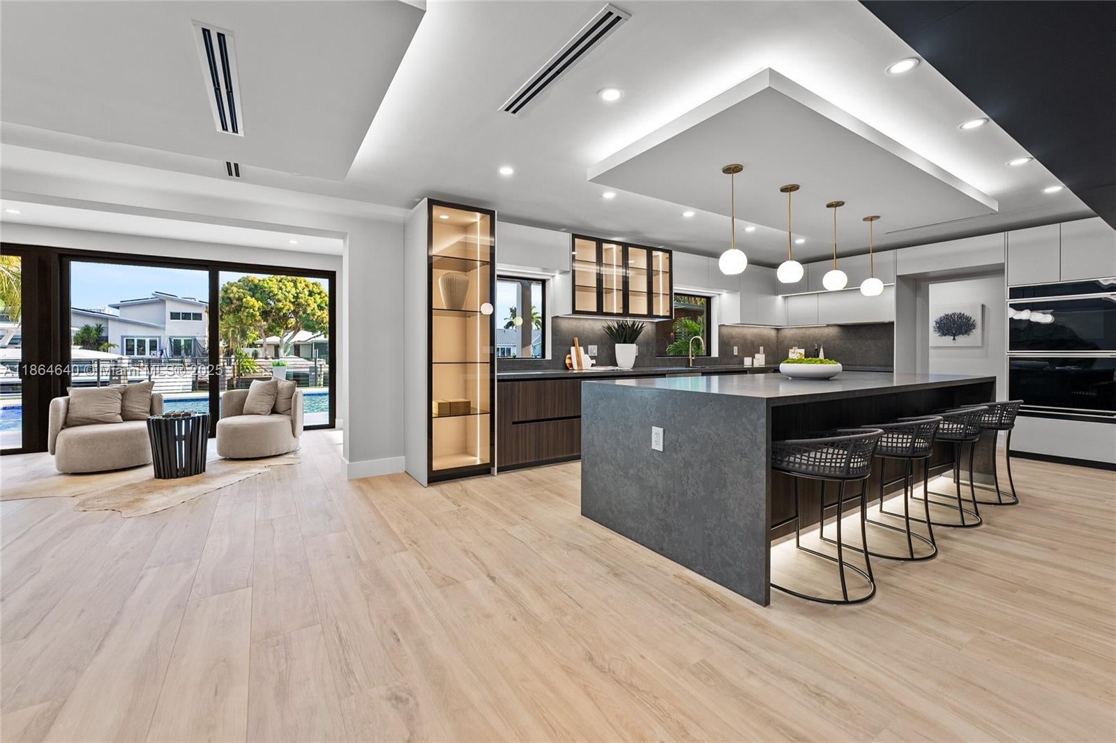 Fort Lauderdale, Florida, 33308, United States, 5 Bedrooms Bedrooms, ,4 BathroomsBathrooms,Residential,Active,1927651