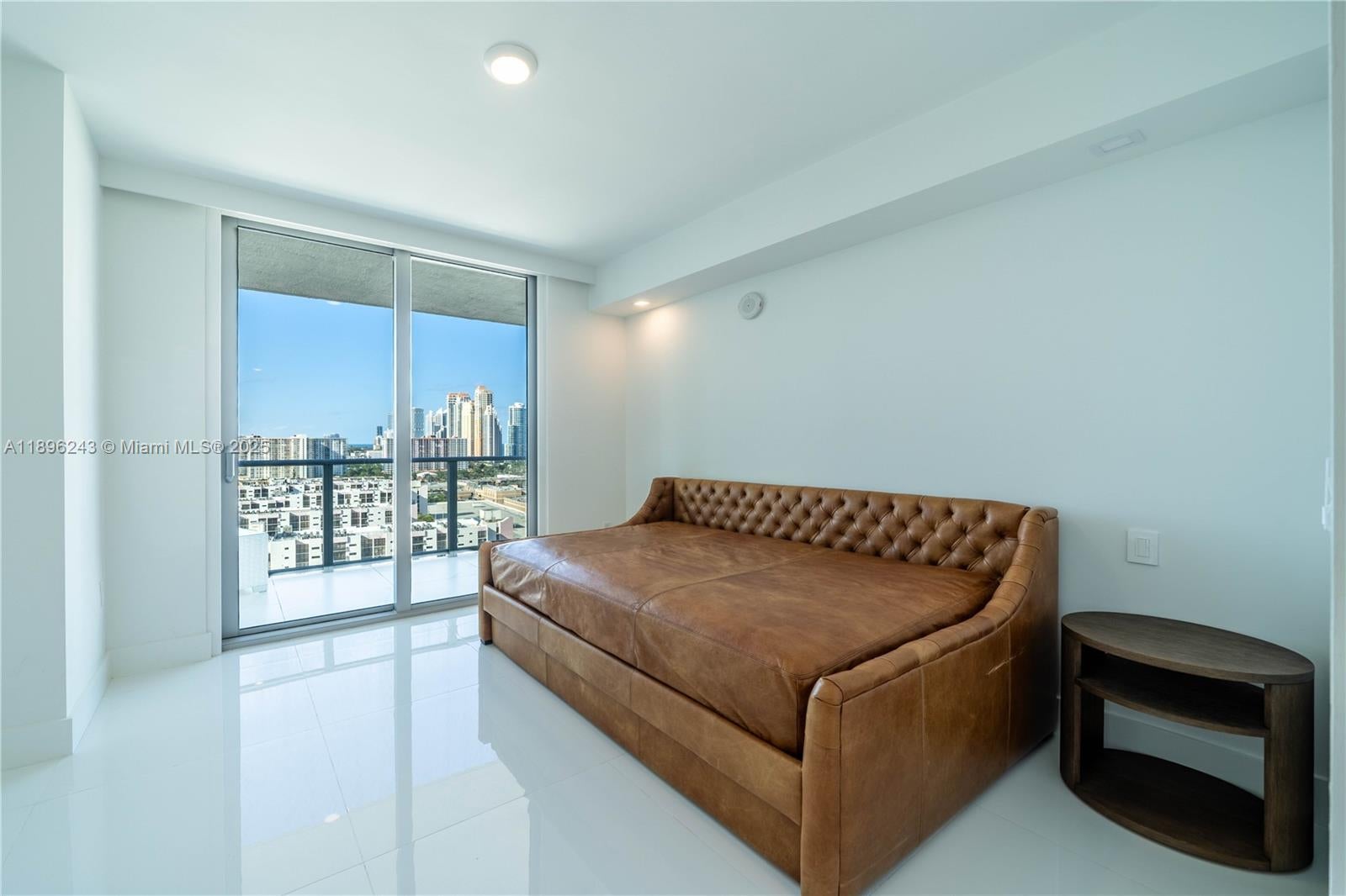 Sunny Isles Beach, Florida, 33160, United States, 3 Bedrooms Bedrooms, ,4 BathroomsBathrooms,Residential,Active,1964266