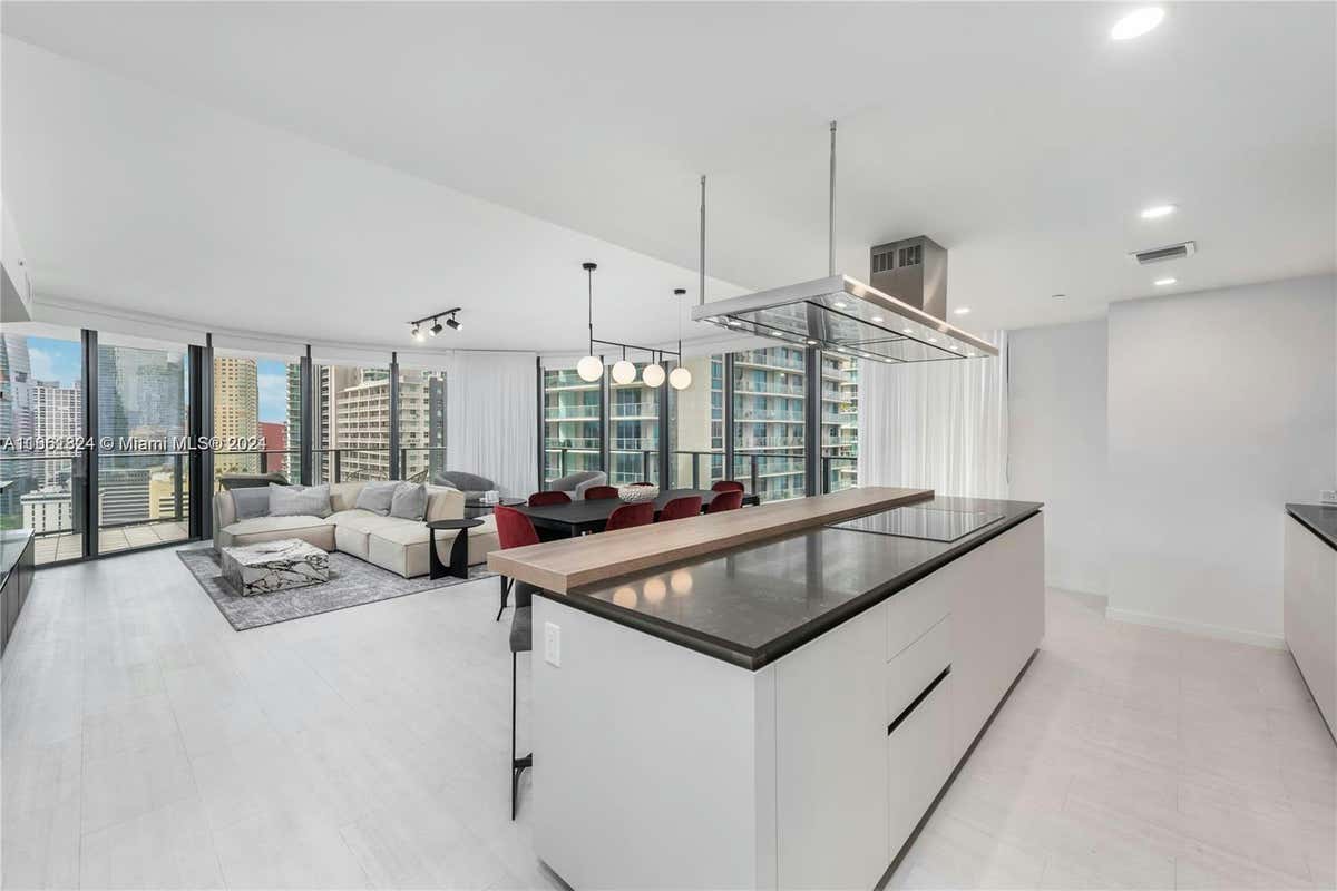 1000 BRICKELL PLZ UNIT 2102, MIAMI, FL 33131, photo 1 of 32