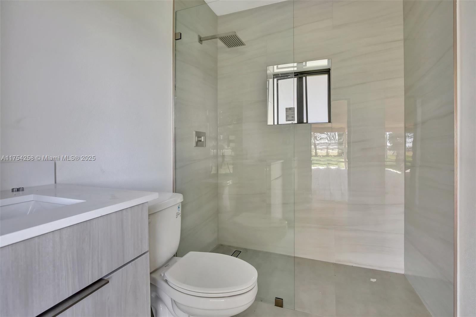 Miramar, Florida, 33027, United States, 5 Bedrooms Bedrooms, ,5 BathroomsBathrooms,Residential,Active,1718866