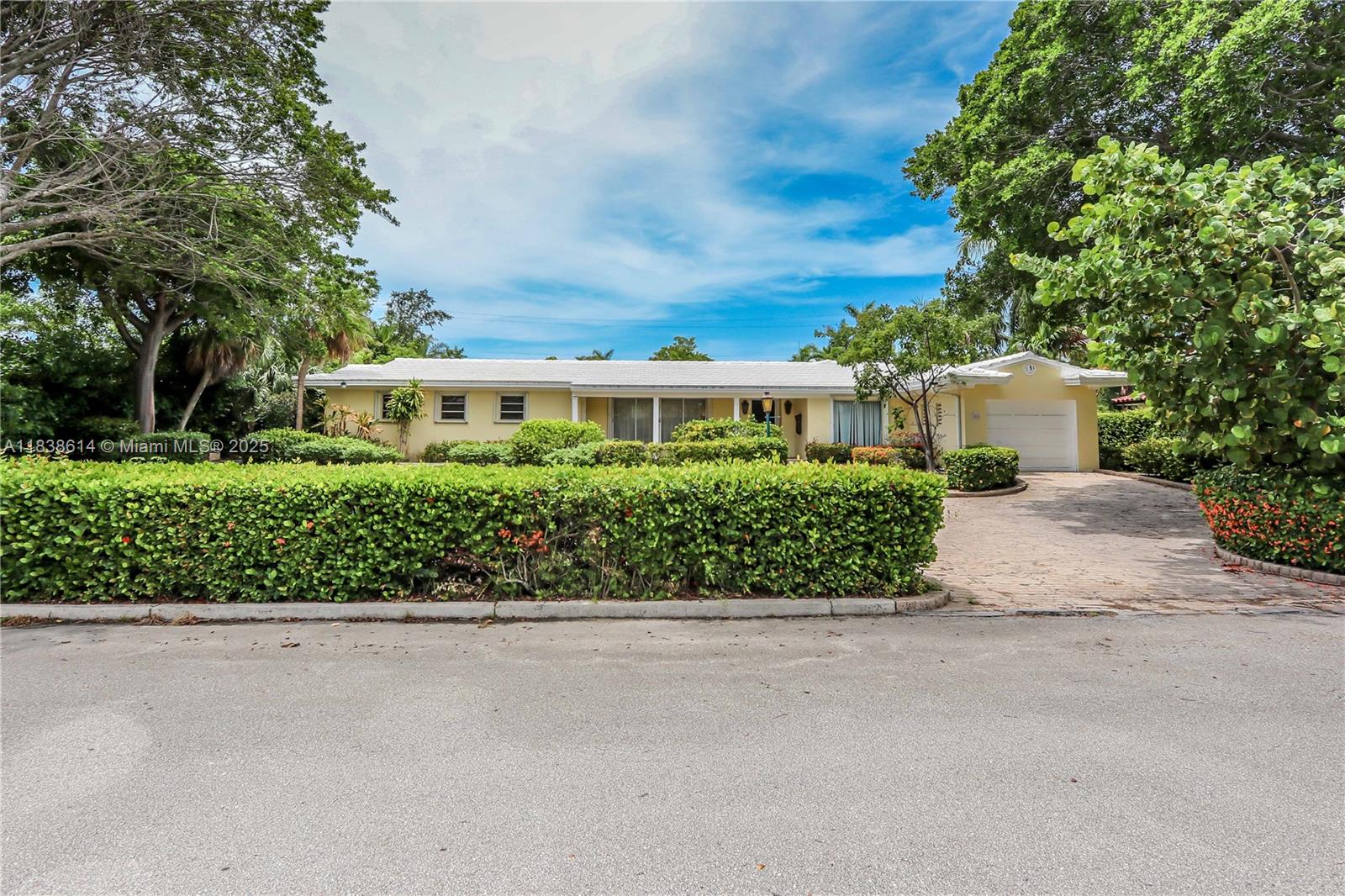 Hollywood, Florida, 33019, United States, 4 Bedrooms Bedrooms, ,4 BathroomsBathrooms,Residential,Active,1892394