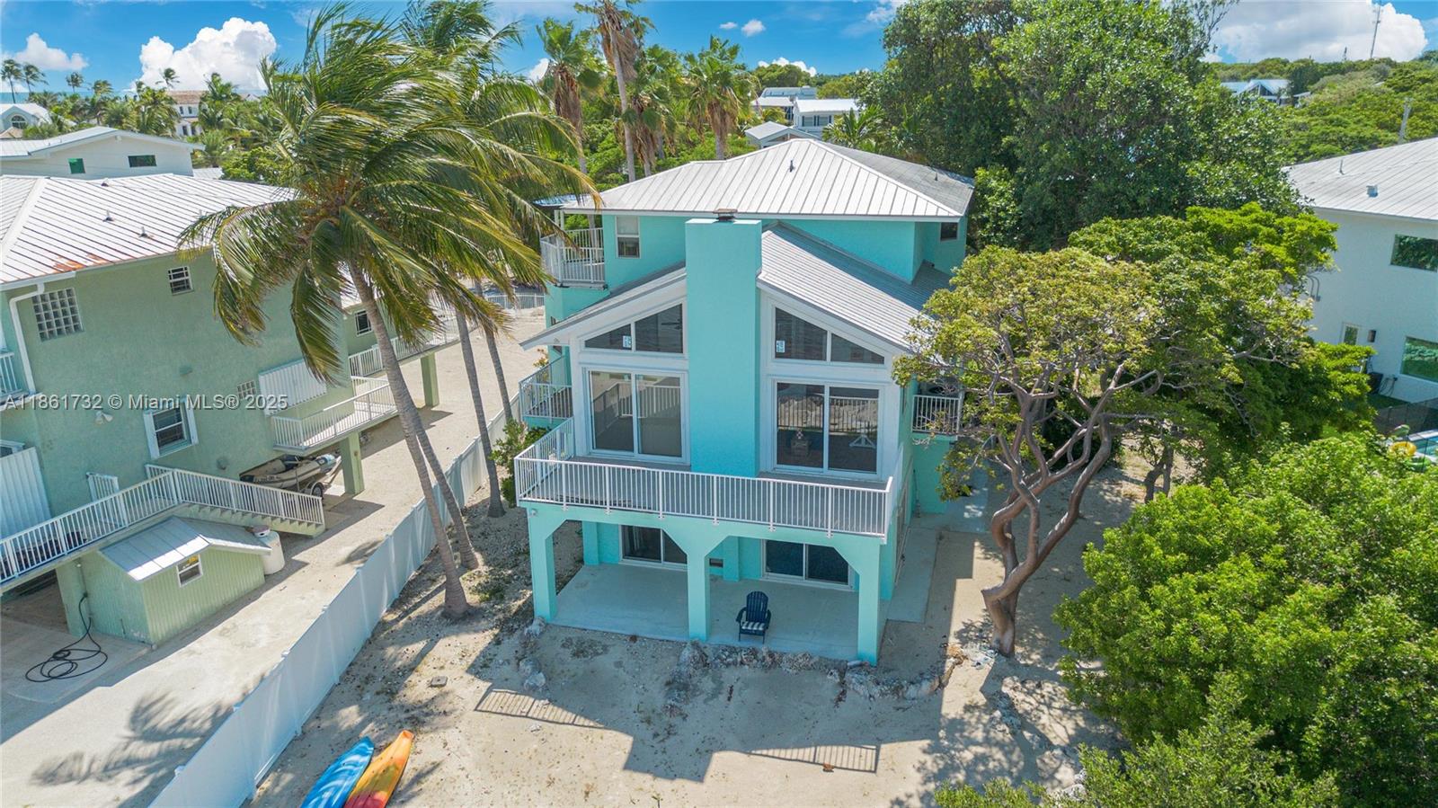 Islamorada, Florida, 33036, United States, 3 Bedrooms Bedrooms, ,4 BathroomsBathrooms,Residential,Active,1920260