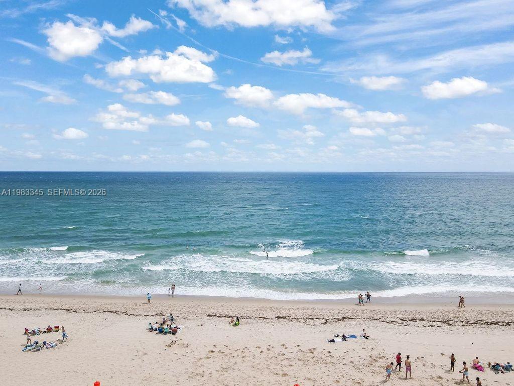Lauderdale By The Sea, Florida, 33308, United States, 2 Bedrooms Bedrooms, ,2 BathroomsBathrooms,Residential,Active,2026763