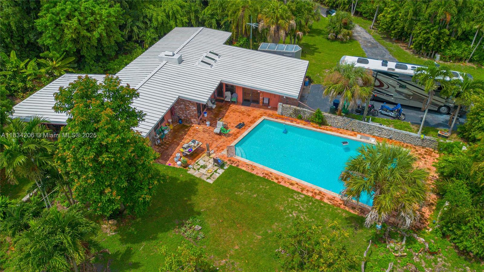 Pinecrest, Florida, 33156, United States, 3 Bedrooms Bedrooms, ,2 BathroomsBathrooms,Residential,Active,1884905