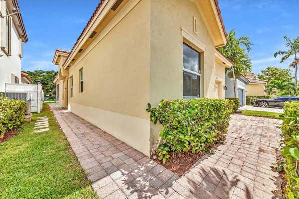 1163 NE 40TH RD, HOMESTEAD, FL 33033, photo 4 of 45