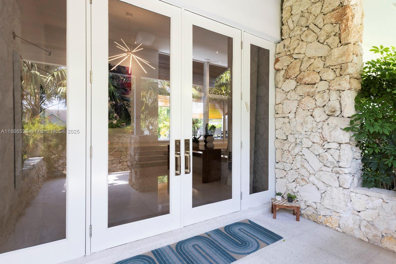 Coral Gables, Florida, 33156, United States, 4 Bedrooms Bedrooms, ,4 BathroomsBathrooms,Residential,Active,1927652