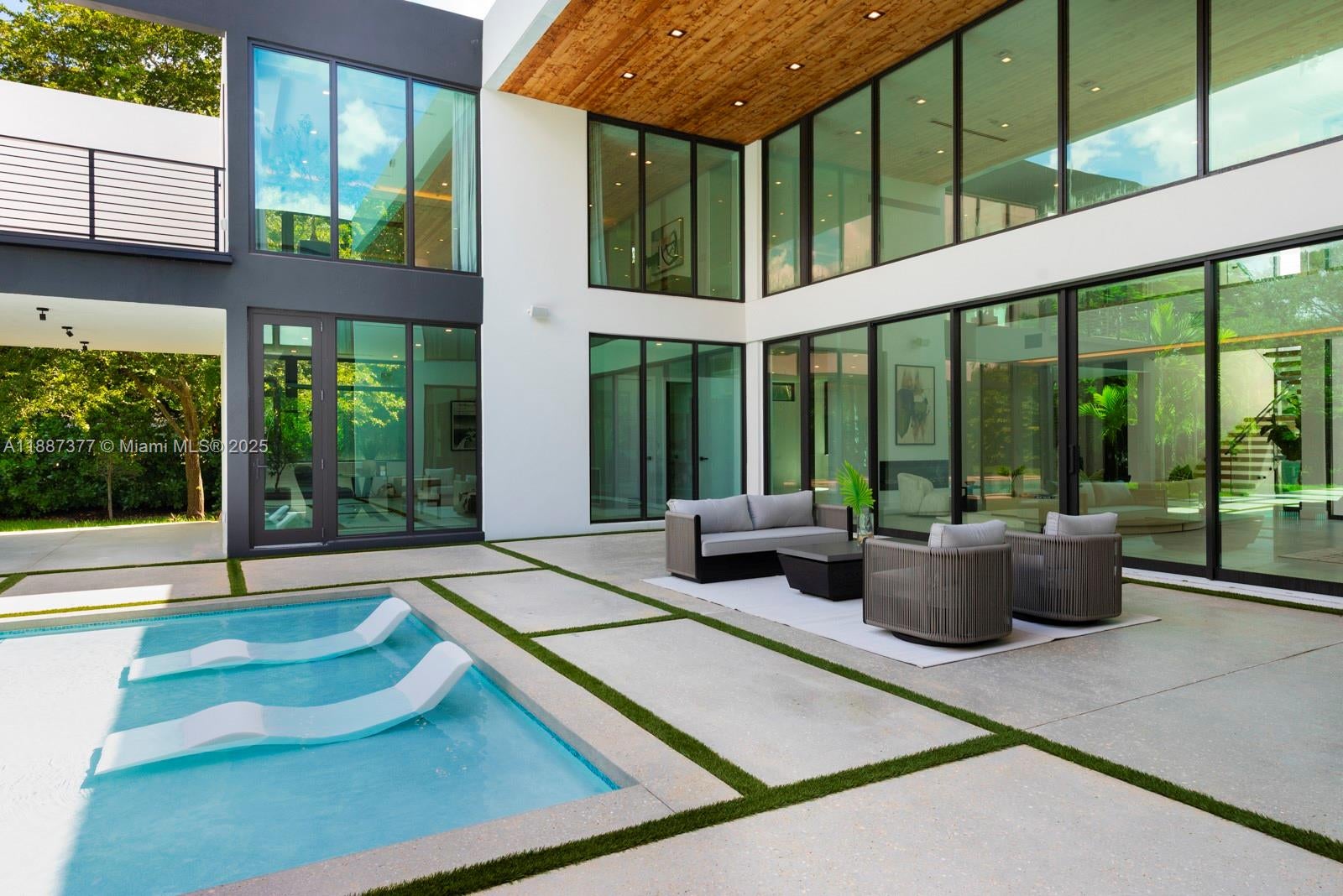 Pinecrest, Florida, 33156, United States, 8 Bedrooms Bedrooms, ,9 BathroomsBathrooms,Residential,Active,1953256