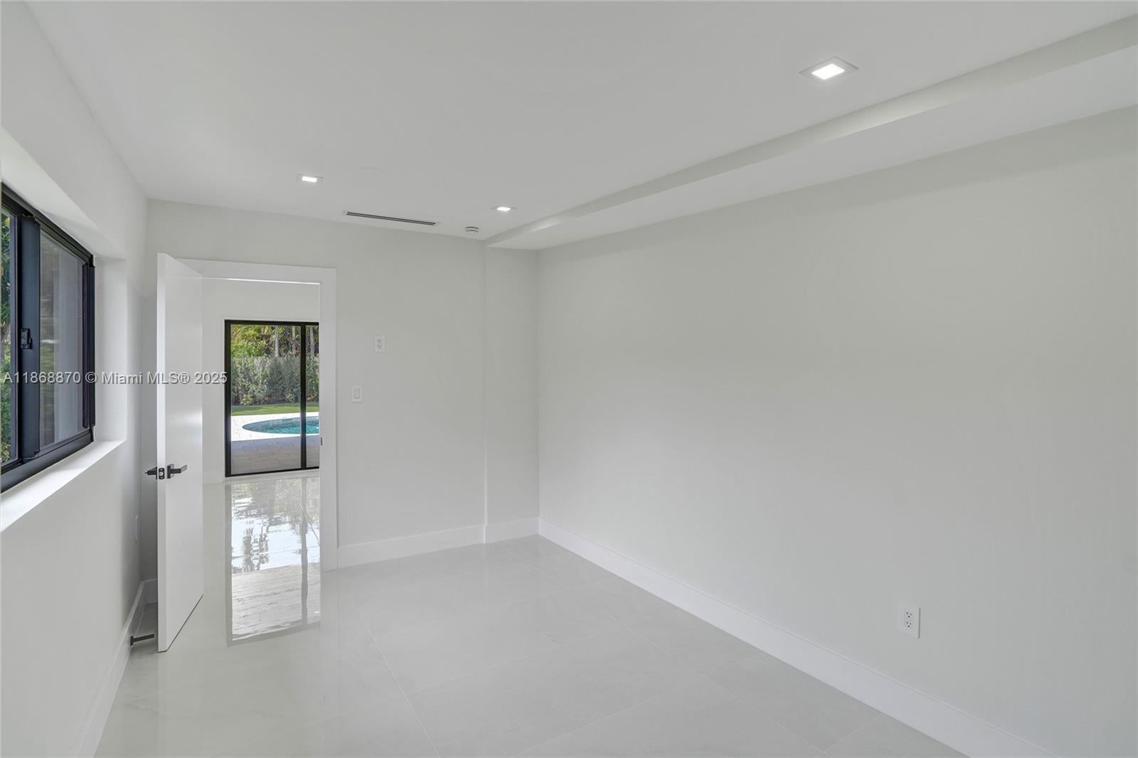 North Miami Beach, Florida, 33179, United States, 5 Bedrooms Bedrooms, ,4 BathroomsBathrooms,Residential,Active,1934804