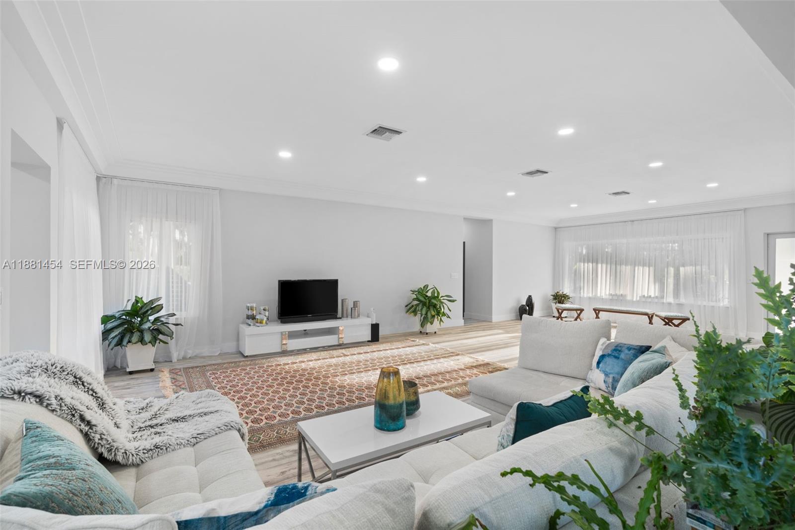 Hollywood, Florida, 33019, United States, 3 Bedrooms Bedrooms, ,3 BathroomsBathrooms,Residential,Active,1998579