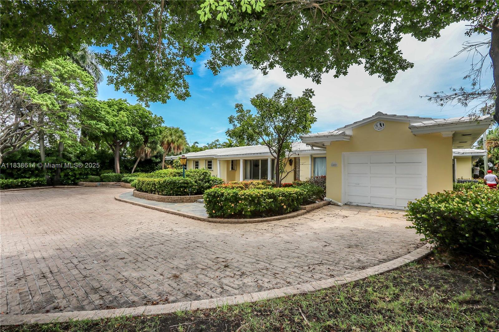 Hollywood, Florida, 33019, United States, 4 Bedrooms Bedrooms, ,4 BathroomsBathrooms,Residential,Active,1892394