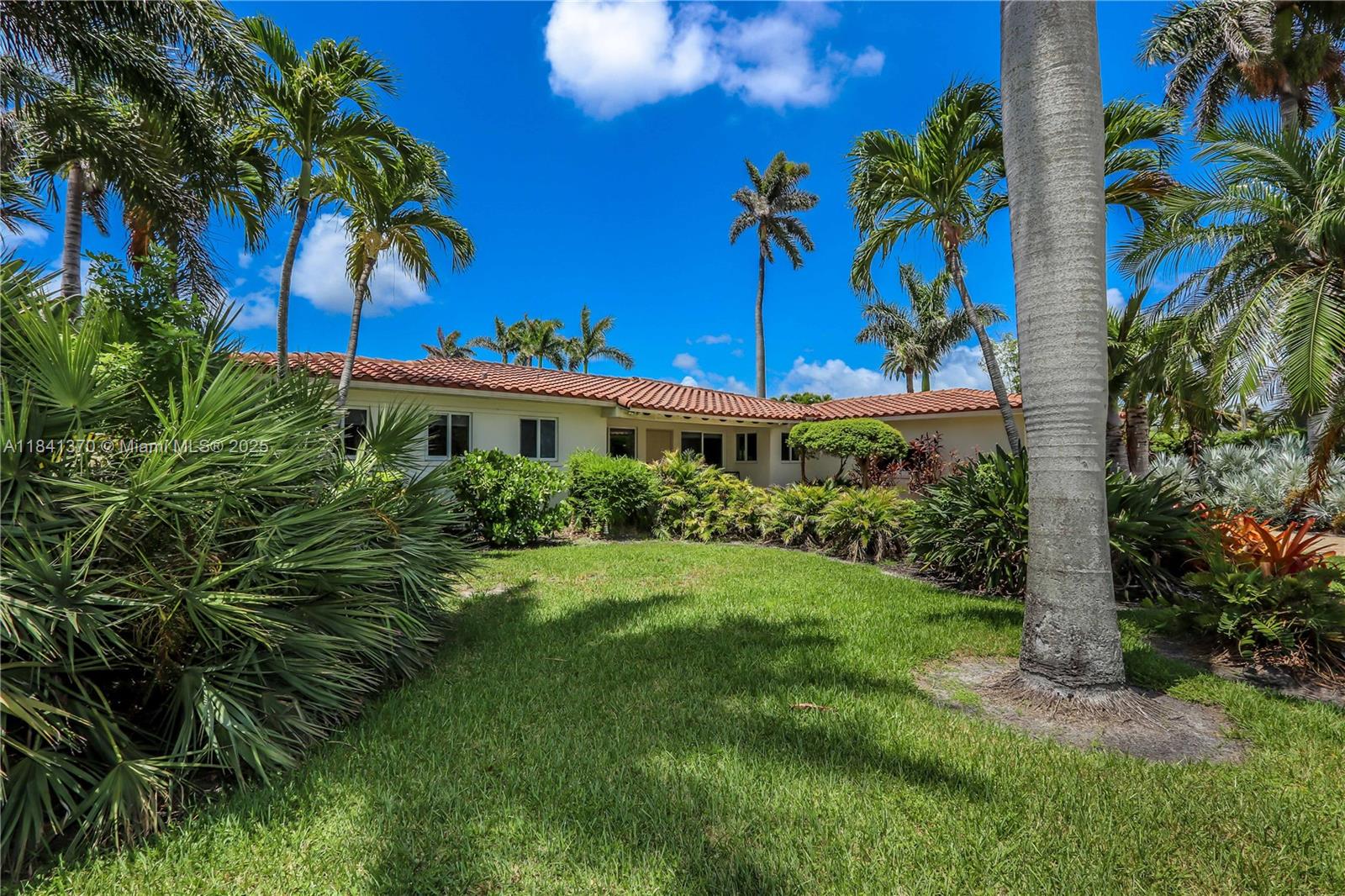 Hollywood, Florida, 33019, United States, 3 Bedrooms Bedrooms, ,3 BathroomsBathrooms,Residential,Active,1893232