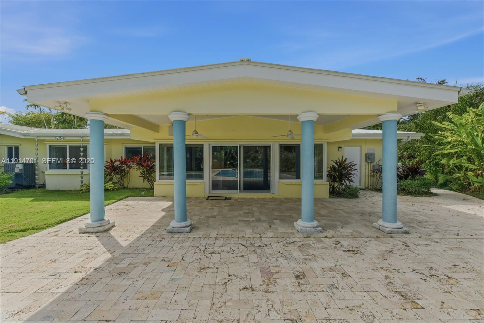 Miami, Florida, 33143, United States, 4 Bedrooms Bedrooms, ,4 BathroomsBathrooms,Residential,Active,1999929