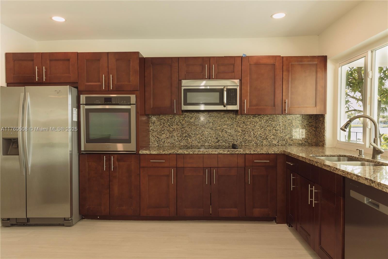 Miami, Florida, 33180, United States, 3 Bedrooms Bedrooms, ,2 BathroomsBathrooms,Residential,Active,1969837