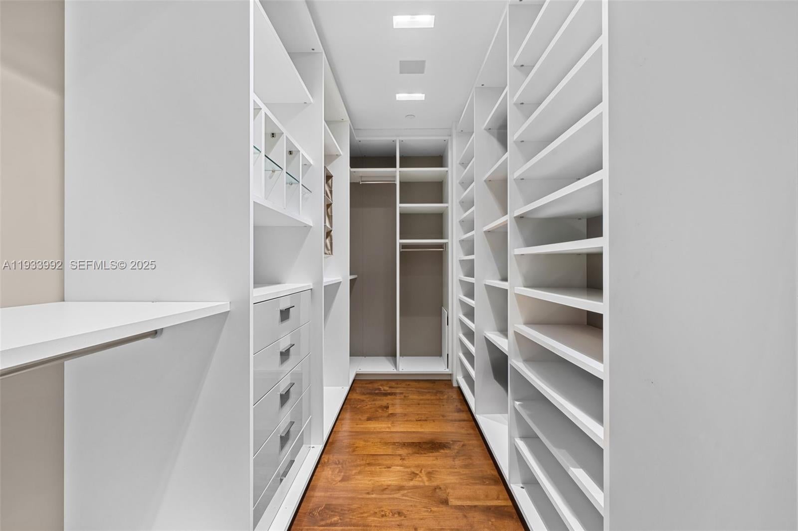 Bal Harbour, Florida, 33154, United States, 3 Bedrooms Bedrooms, ,4 BathroomsBathrooms,Residential,Active,2007290