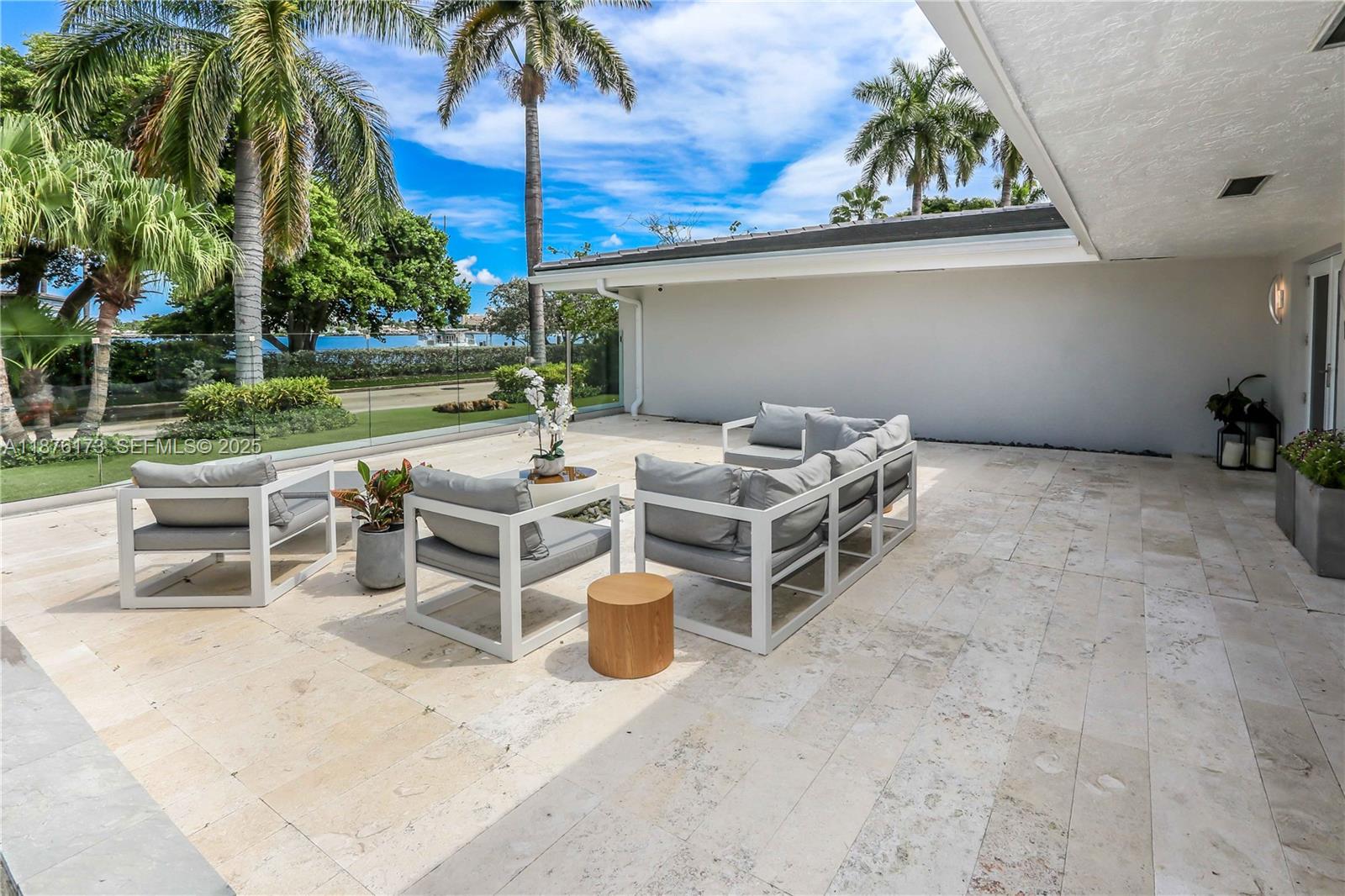 Hollywood, Florida, 33019, United States, 5 Bedrooms Bedrooms, ,4 BathroomsBathrooms,Residential,Active,1942387