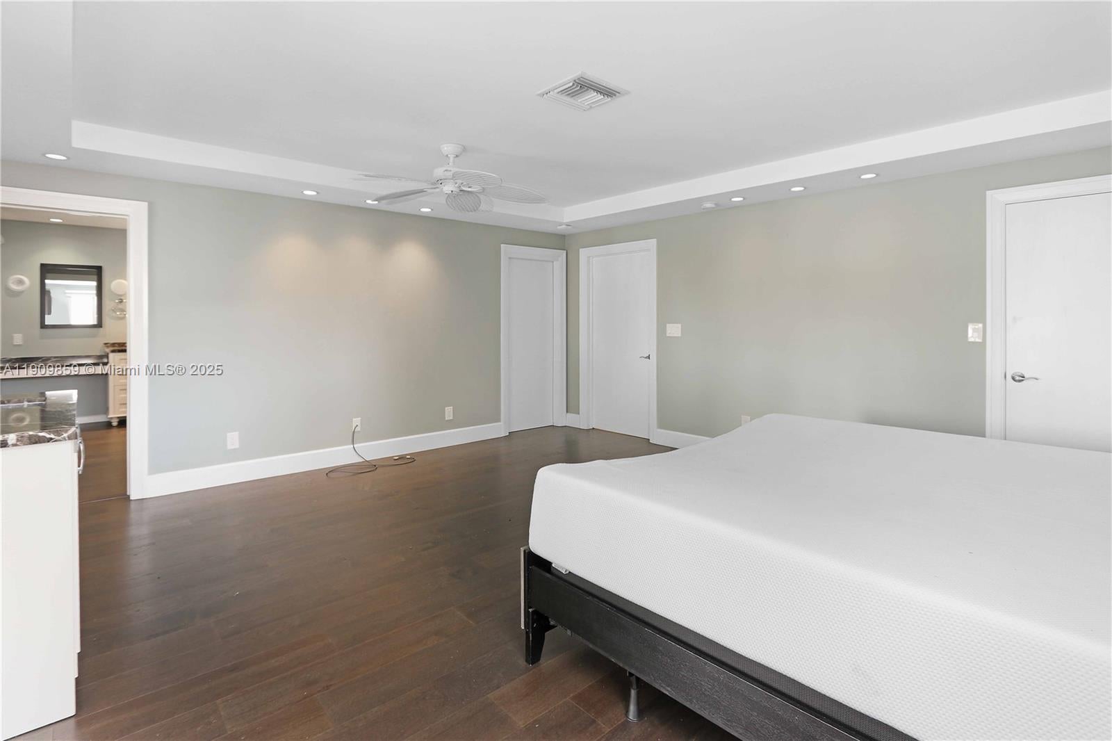 Hollywood, Florida, 33019, United States, 5 Bedrooms Bedrooms, ,4 BathroomsBathrooms,Residential,Active,1988418