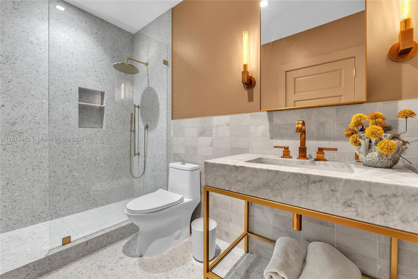 Hollywood, Florida, 33019, United States, 4 Bedrooms Bedrooms, ,6 BathroomsBathrooms,Residential,Active,1946512