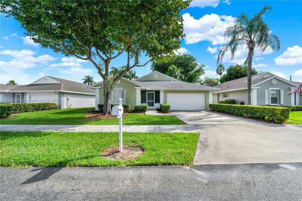 527 SE 27TH DR, HOMESTEAD, FL 33033 - Image 1