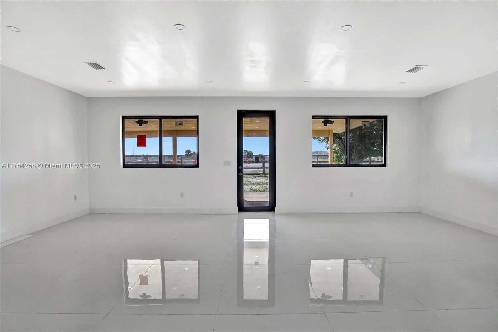 Miramar, Florida, 33027, United States, 5 Bedrooms Bedrooms, ,5 BathroomsBathrooms,Residential,Active,1718866