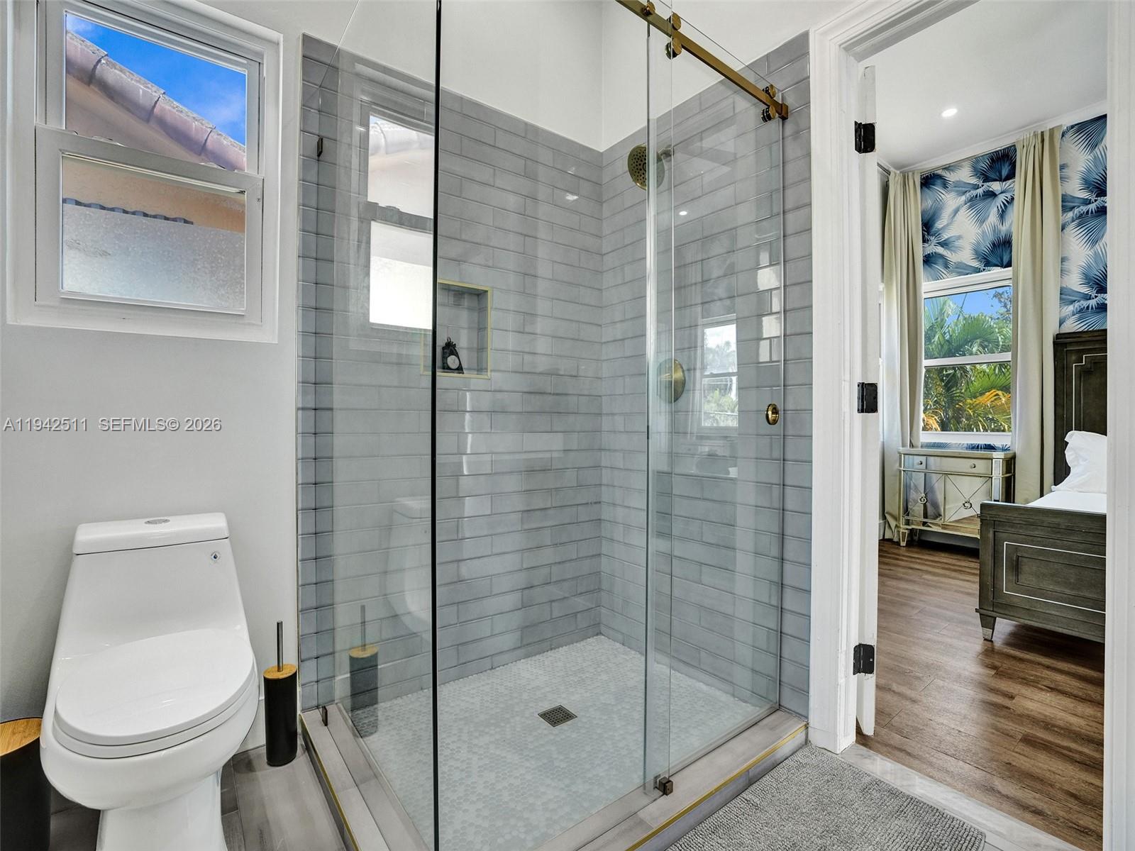 Hollywood, Florida, 33019, United States, 5 Bedrooms Bedrooms, ,4 BathroomsBathrooms,Residential,Active,2009164