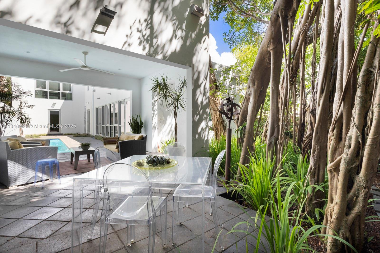 Miami, Florida, 33133, United States, 3 Bedrooms Bedrooms, ,3 BathroomsBathrooms,Residential,Active,1903203